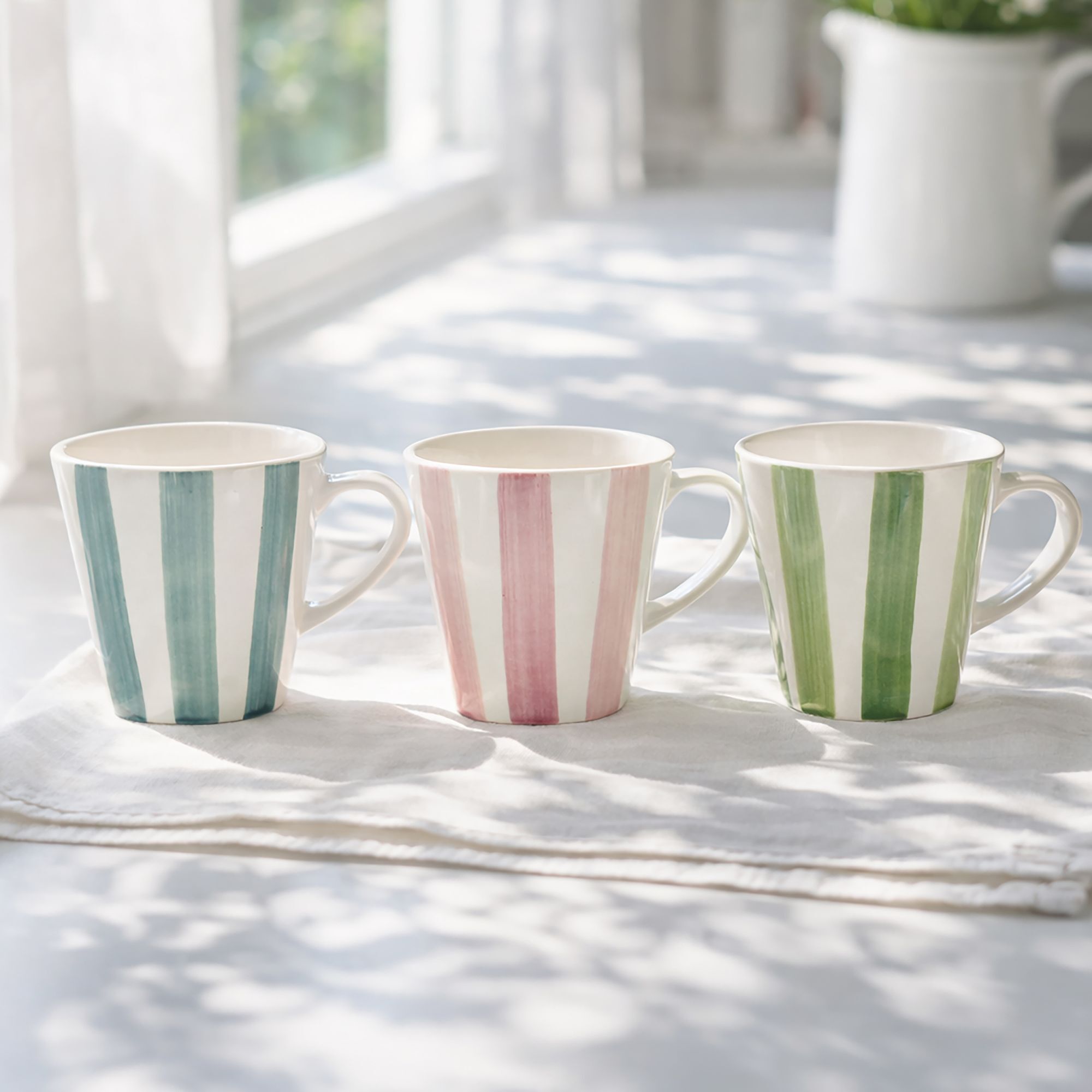 Lot de 6 tasses 20cl en grès blanc et rayures colorées ARLEQUIN
