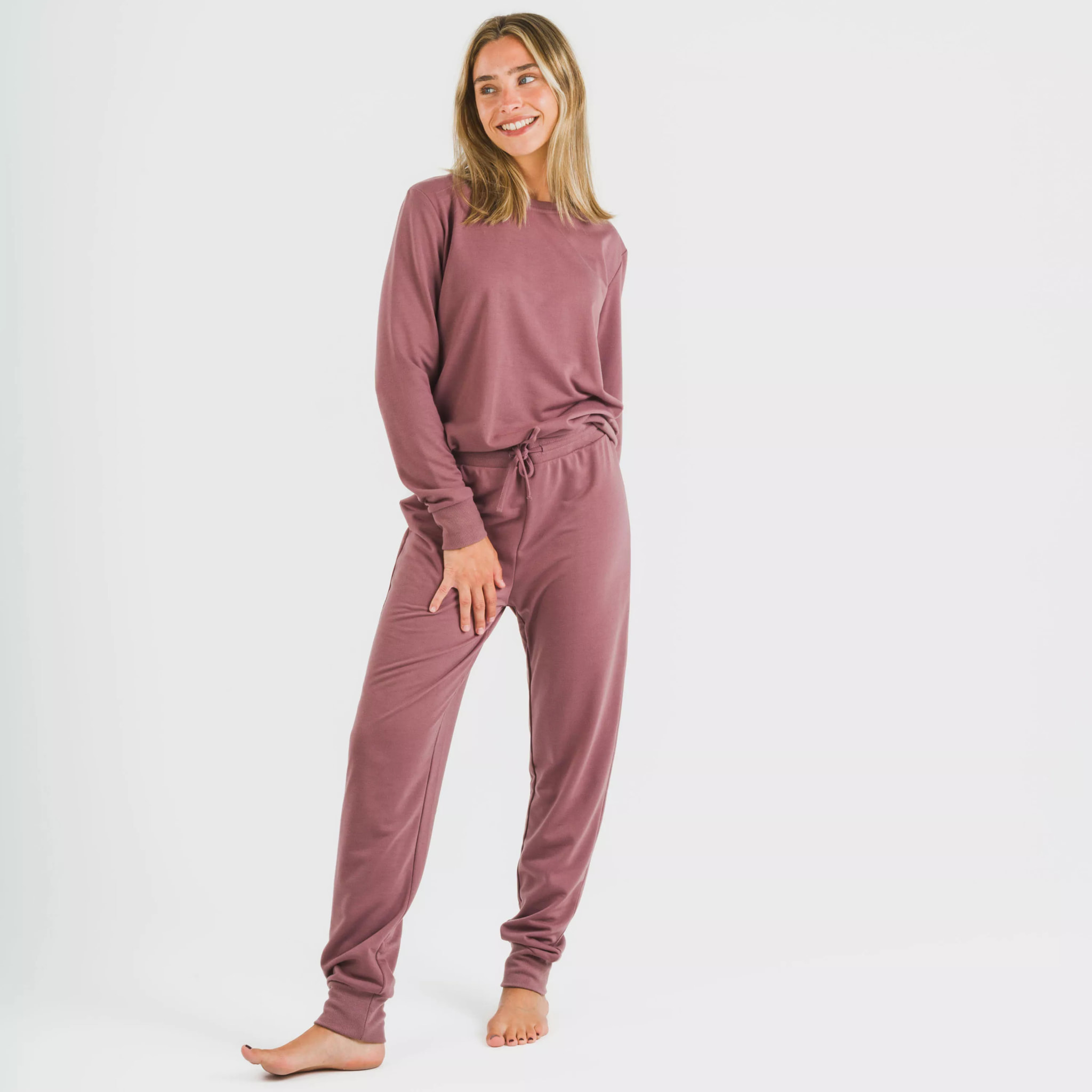 Pantalón largo básico deportivo berenjena