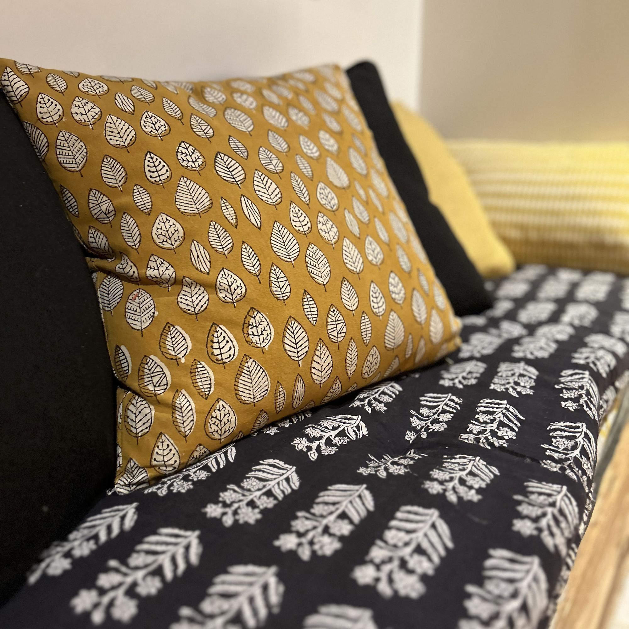 Coussin en coton jaune 40cm NILAM