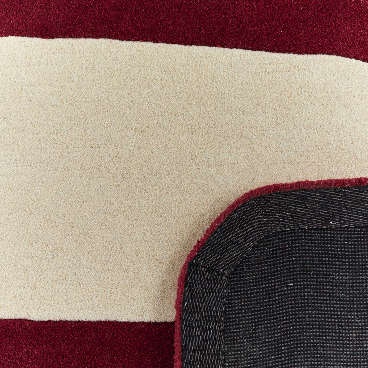 PANTONE - Tapis en laine fait main Rouge D'ORAGE bordeaux