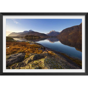 Affiche rafraichissement d'automne sur l île lofoten Affiche + cadre en bois - Noir