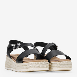 Sandalias de plataforma negras con esparto