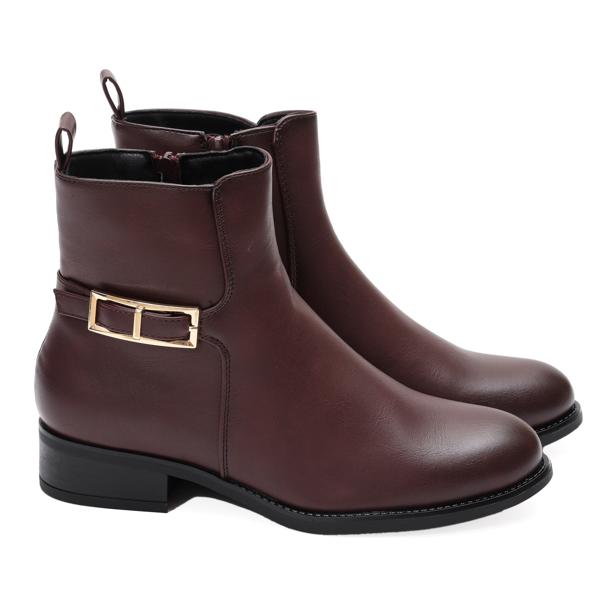 Stivaletti in simil pelle con fibbia dorata