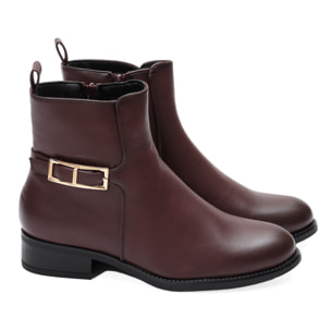 Stivaletti in simil pelle con fibbia dorata