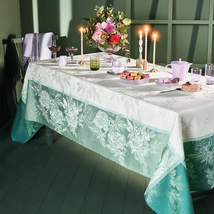 Nappe anti tache pur coton motif jacquard Jardin de pivoines vert