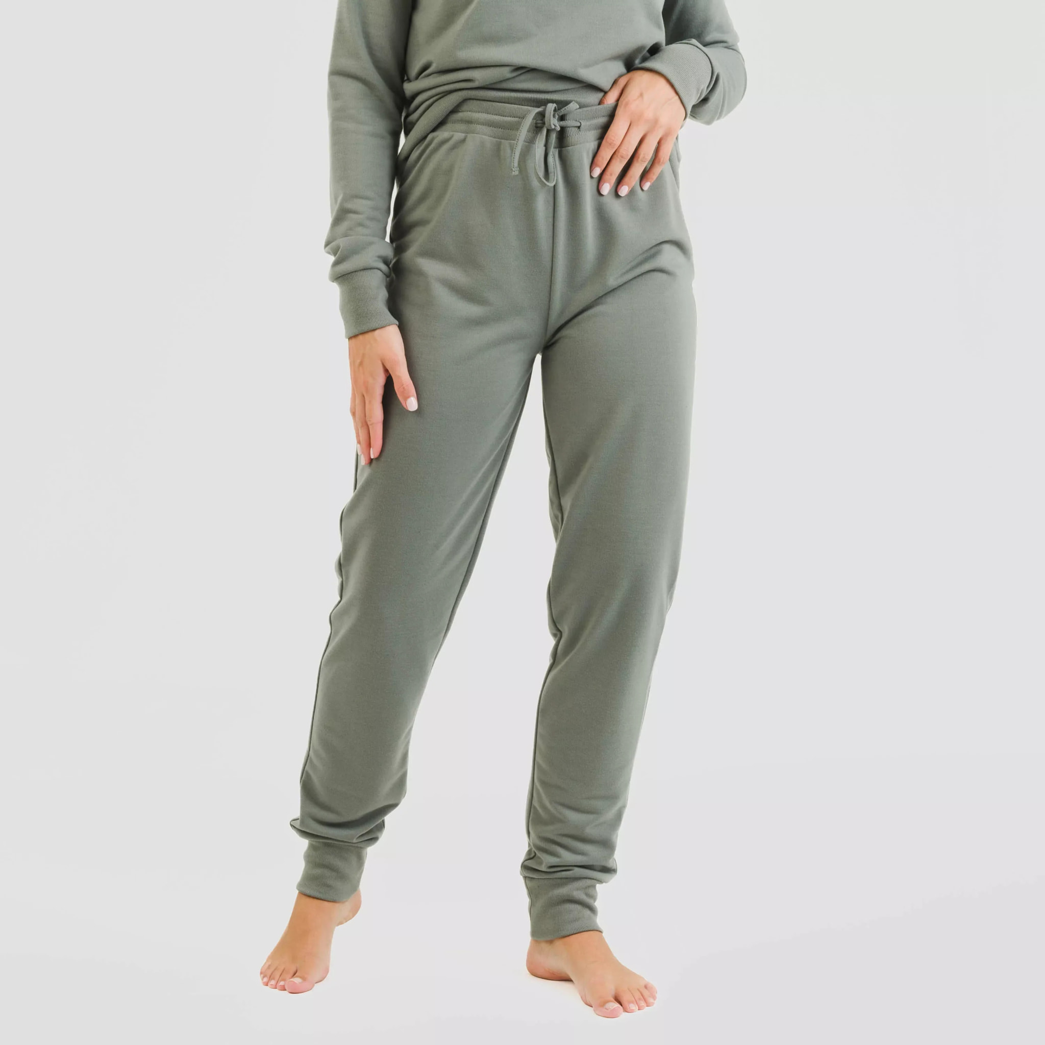 Pantalón largo básico deportivo verde cacería