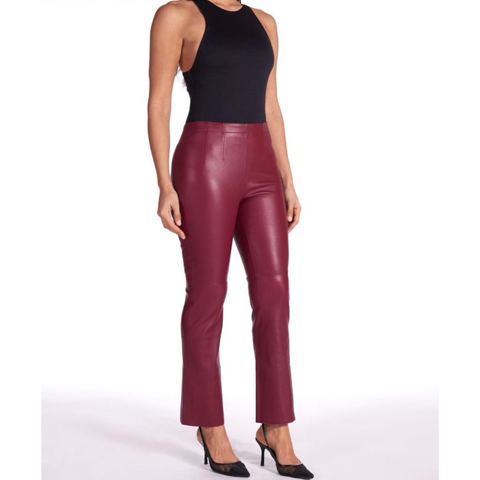 Pantalone elasticizzato in pelle bordeaux effetto liscio