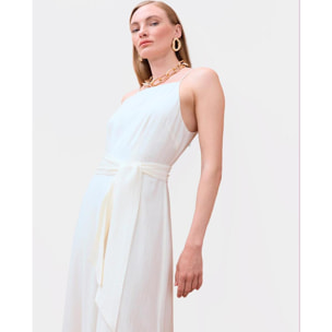 abito con spalline sottili e scollatura dritta