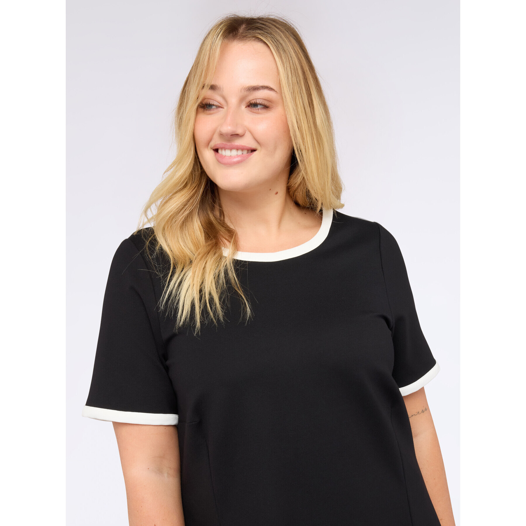 Fiorella Rubino - Vestido con perfiles en contraste y bolsillos - Negro