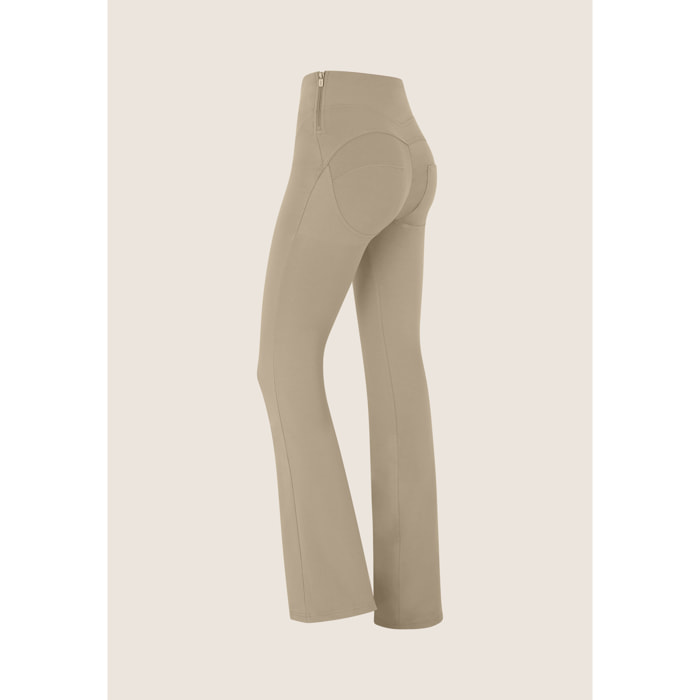 Pantaloni WR.UP flare vita alta in cotone con impunture