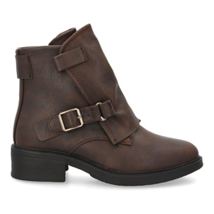 Botín moderno con hebillas para mujer