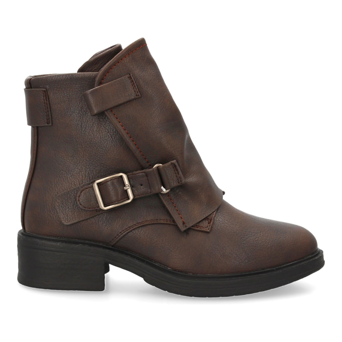 Botín moderno con hebillas para mujer