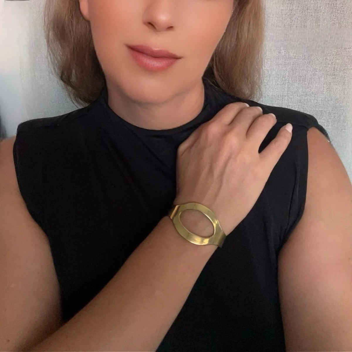 Pulsera brazalete Oraculo latón dorado diseño Gloria Mago