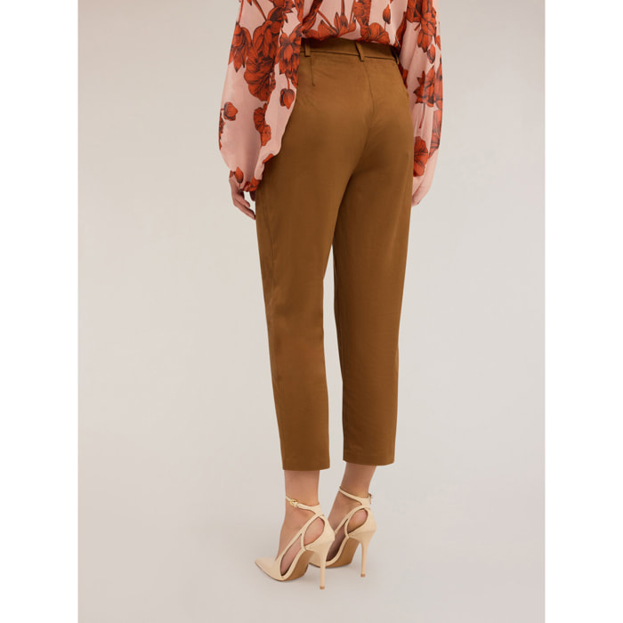 Motivi - Pantaloni regular con pieghe - Marrone