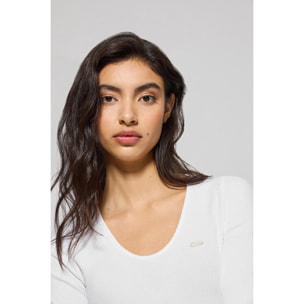 Camiseta blanca Penelope con detalle de botón nacarado Polo Club
