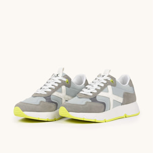 Zapatilla Deportiva Urbana Gris y Amarillo MUNICH MAMBA 08