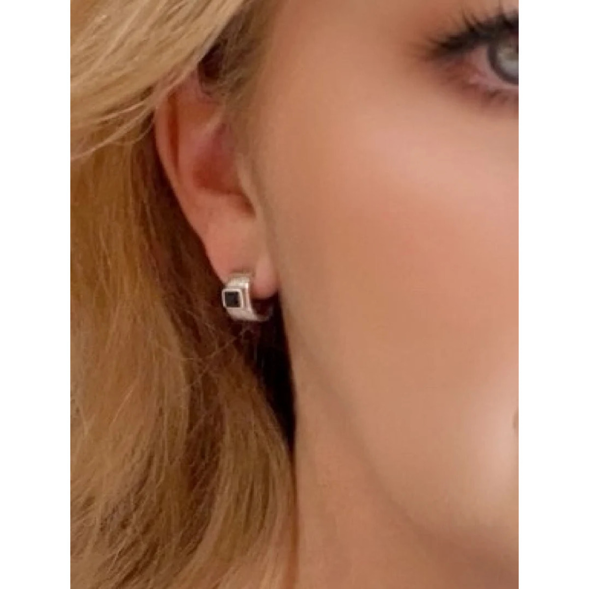 Pendiente aro plata 10µ con Sw 4x4 negro
