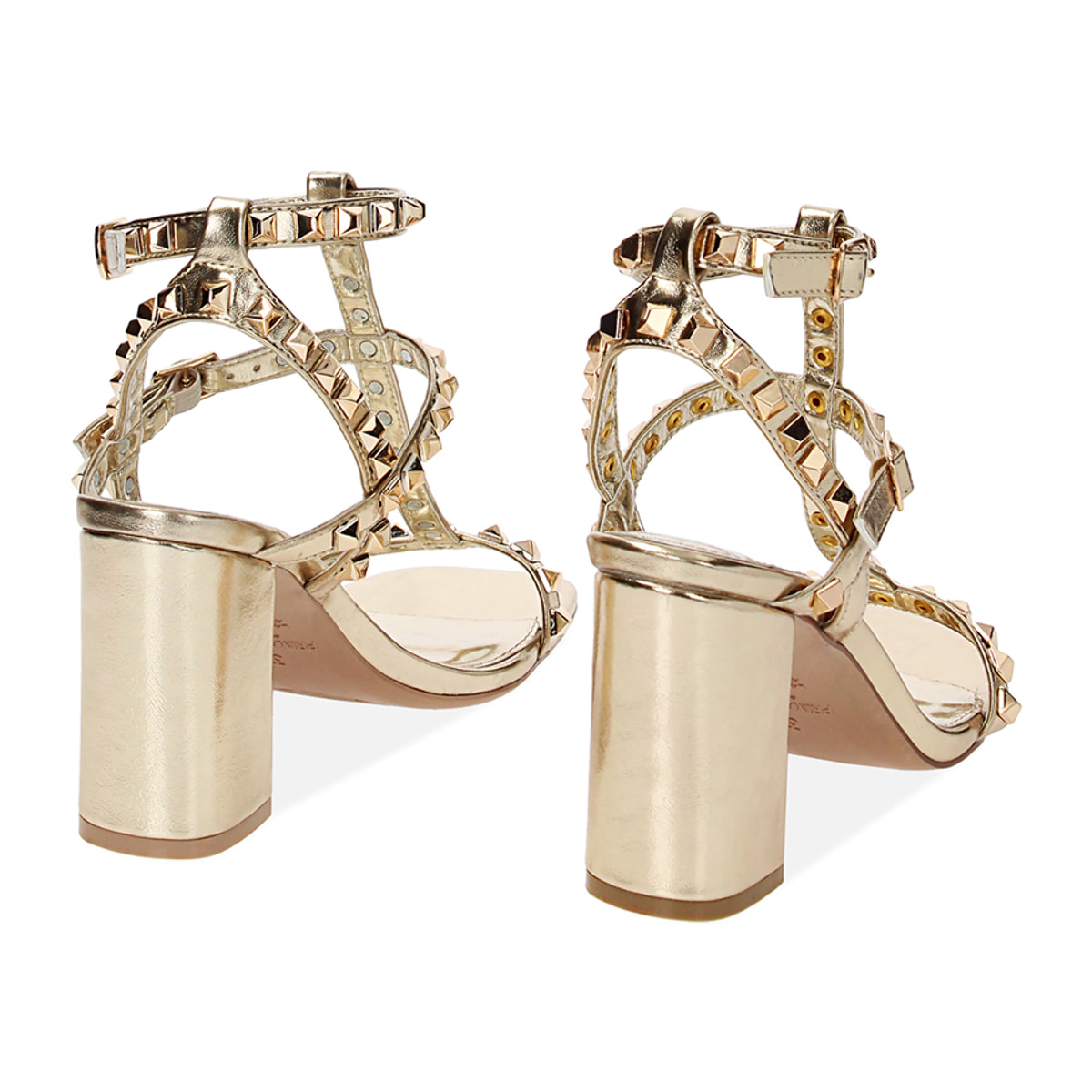 Sandalias con tacón doradas de laminado