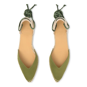 Alpargata plana Brava en raso con cordones de terciopelo y punta afilada