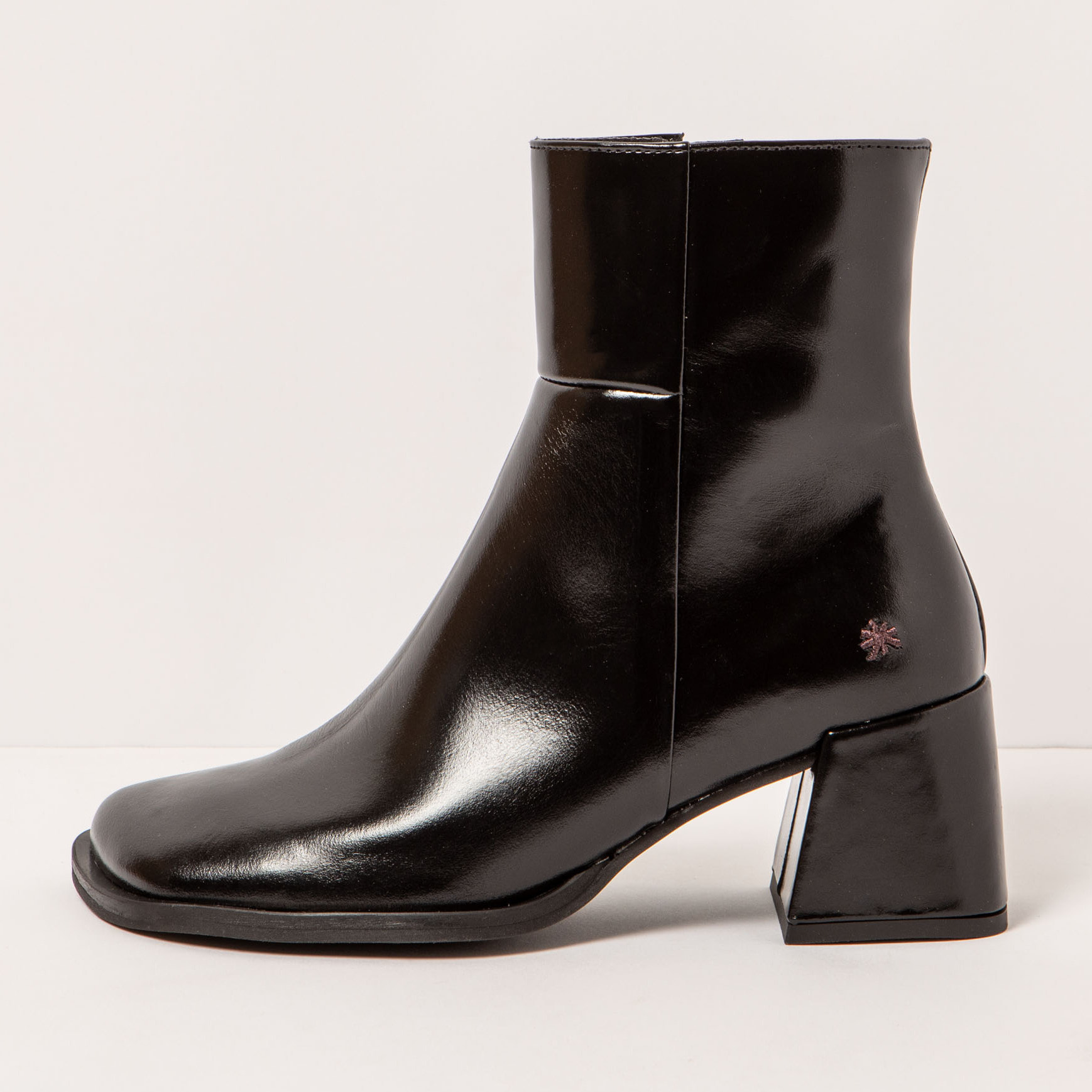 Botines 1706 NAPPA SHINNY BLACK/ VERONA color Black