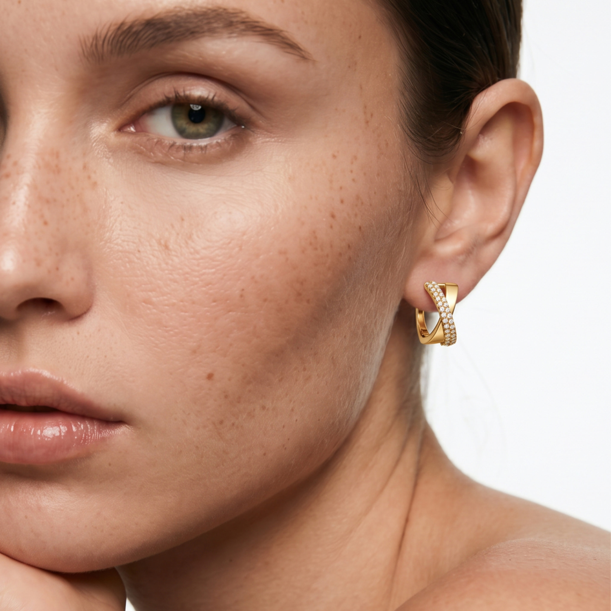 Pendientes de Circonita Brillante acabado en oro amarillo de 18k