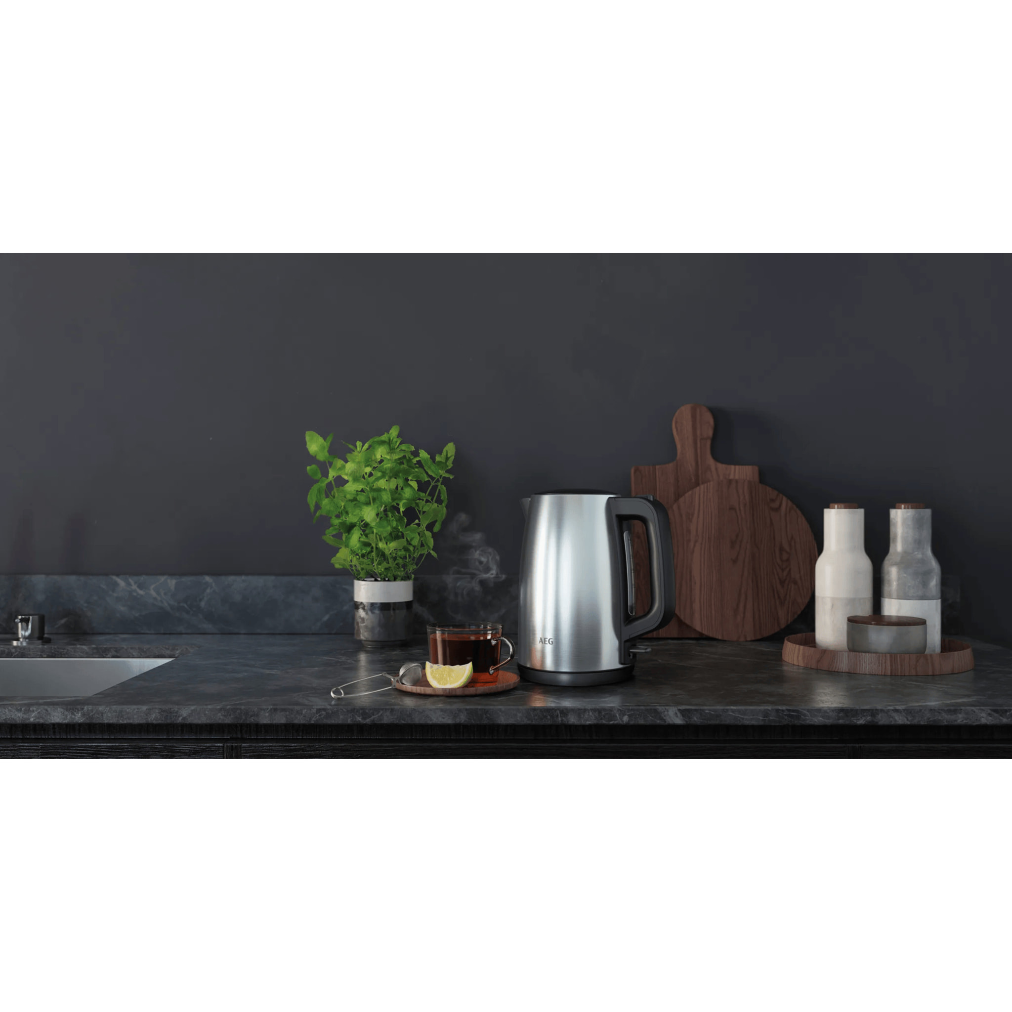 AEG Hervidor de agua de de acero inoxidable de 2200 W y 1,7 litros de capacidad K3-1-3ST