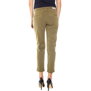PANTALONE CHINOS IN GABARDINA STRETCH. MOD. T765. Vita regolare e gamba comoda.