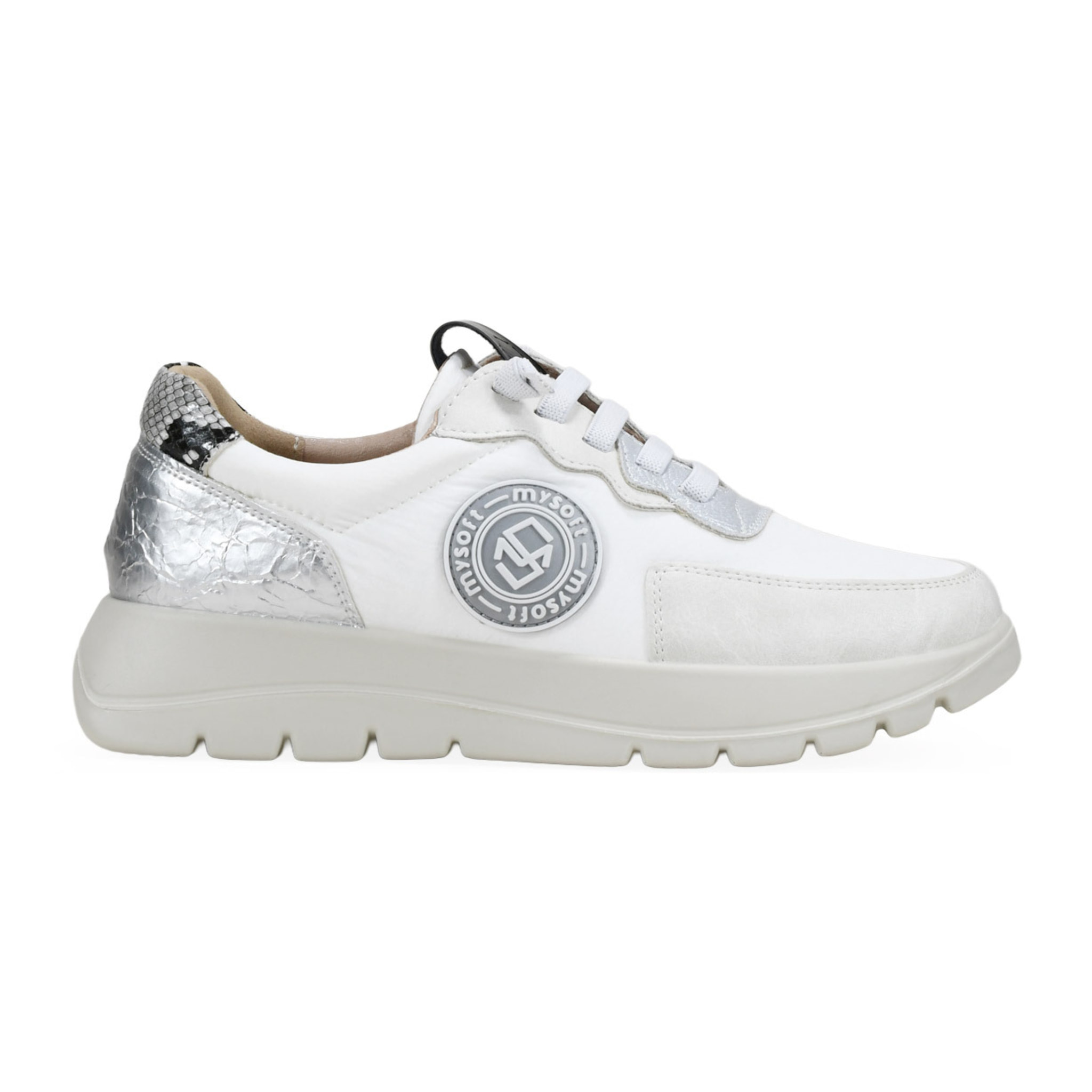 Zapatillas deportivas beige con cordones elásticos