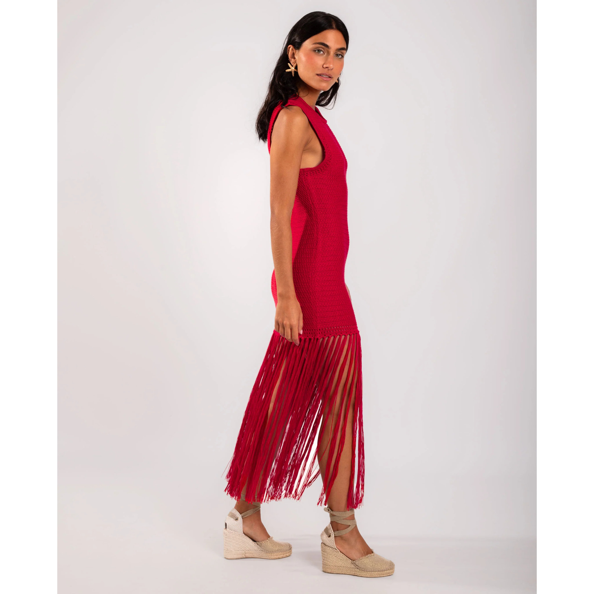 Vestido de punto elástico con flecos y corte ajustado