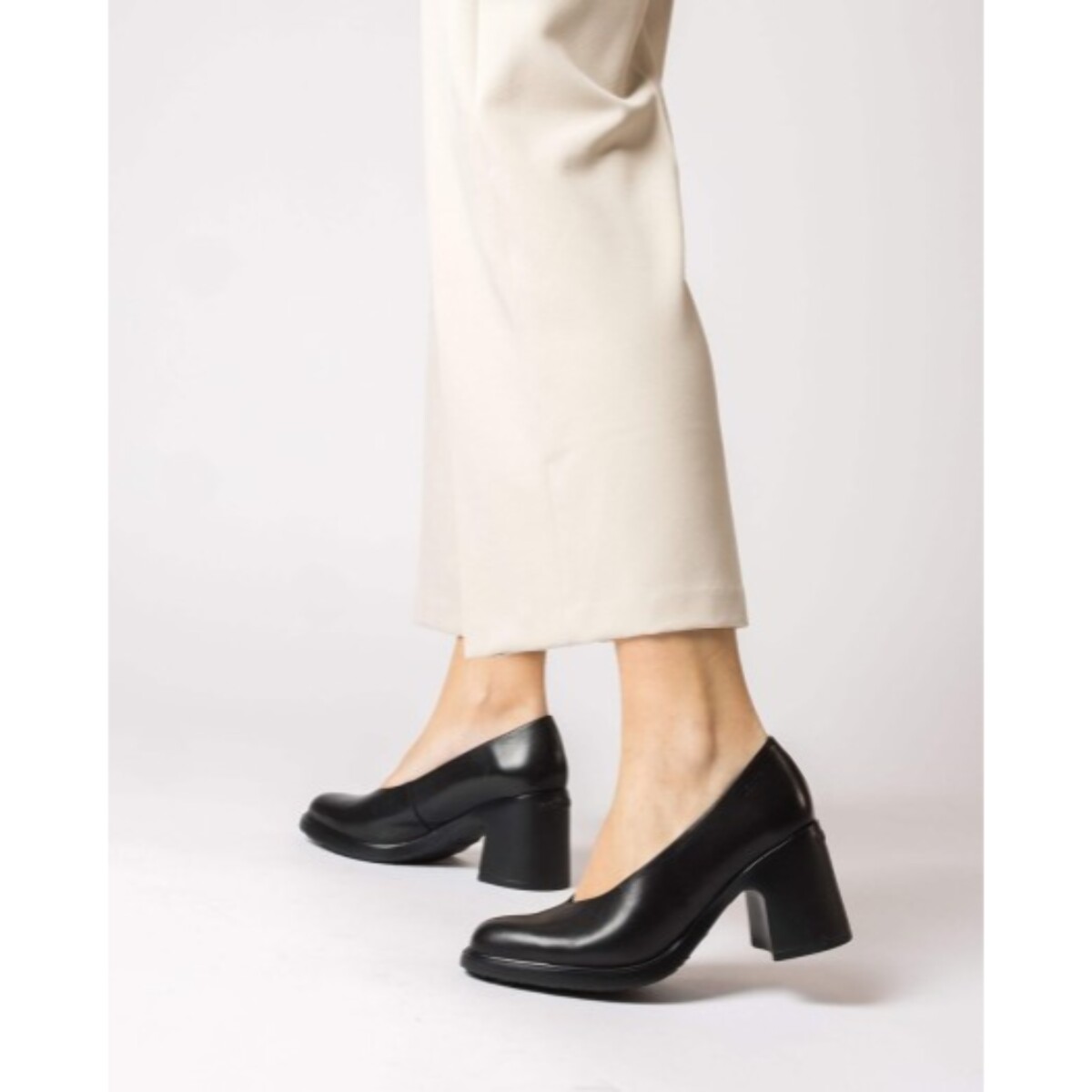 Salones LUNES03 negro. Tacón: 7cm