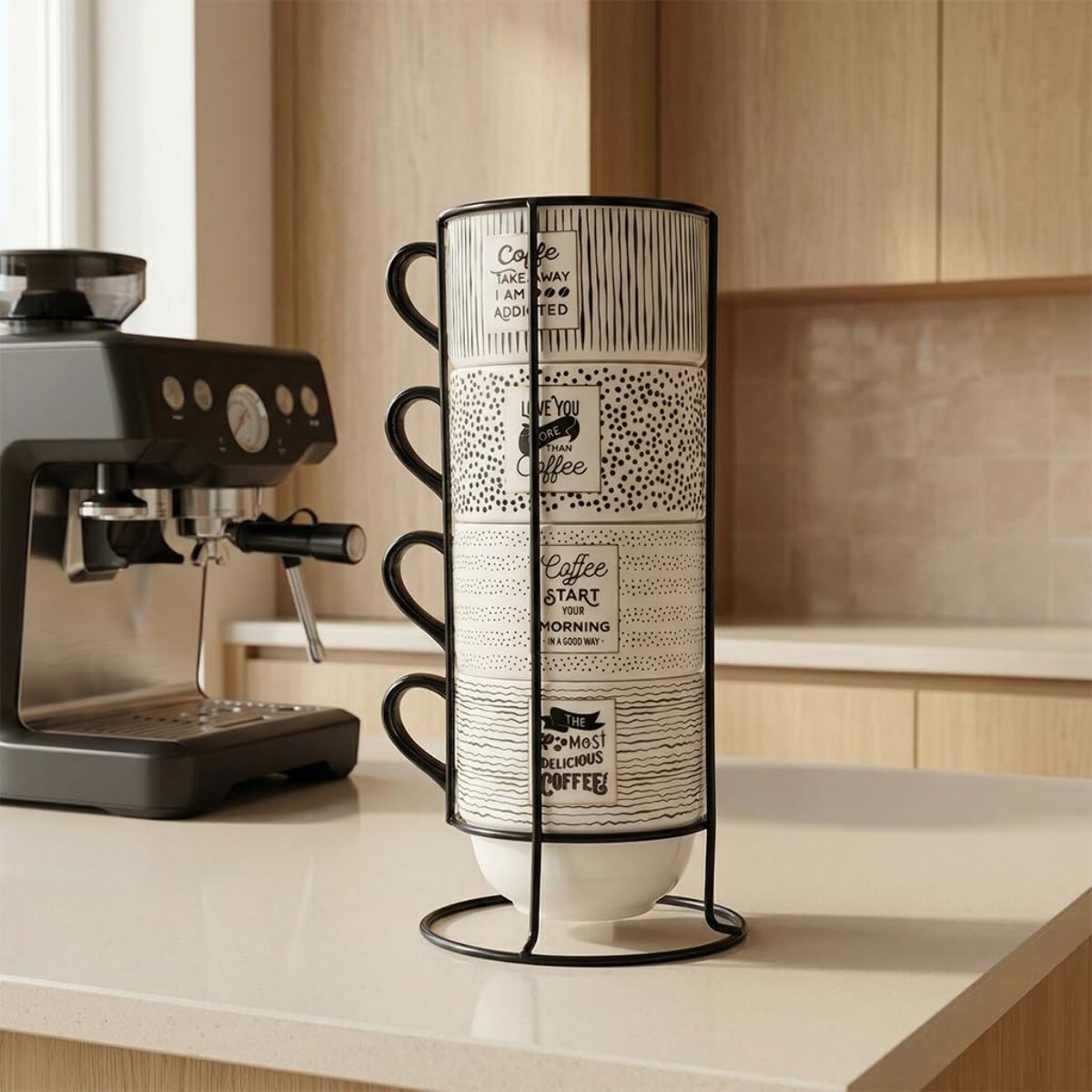 Set 4 Tazze da Caffè con Supporto in metallo, porcellana New Bone China, Manico Ergonomico, Intrecci.