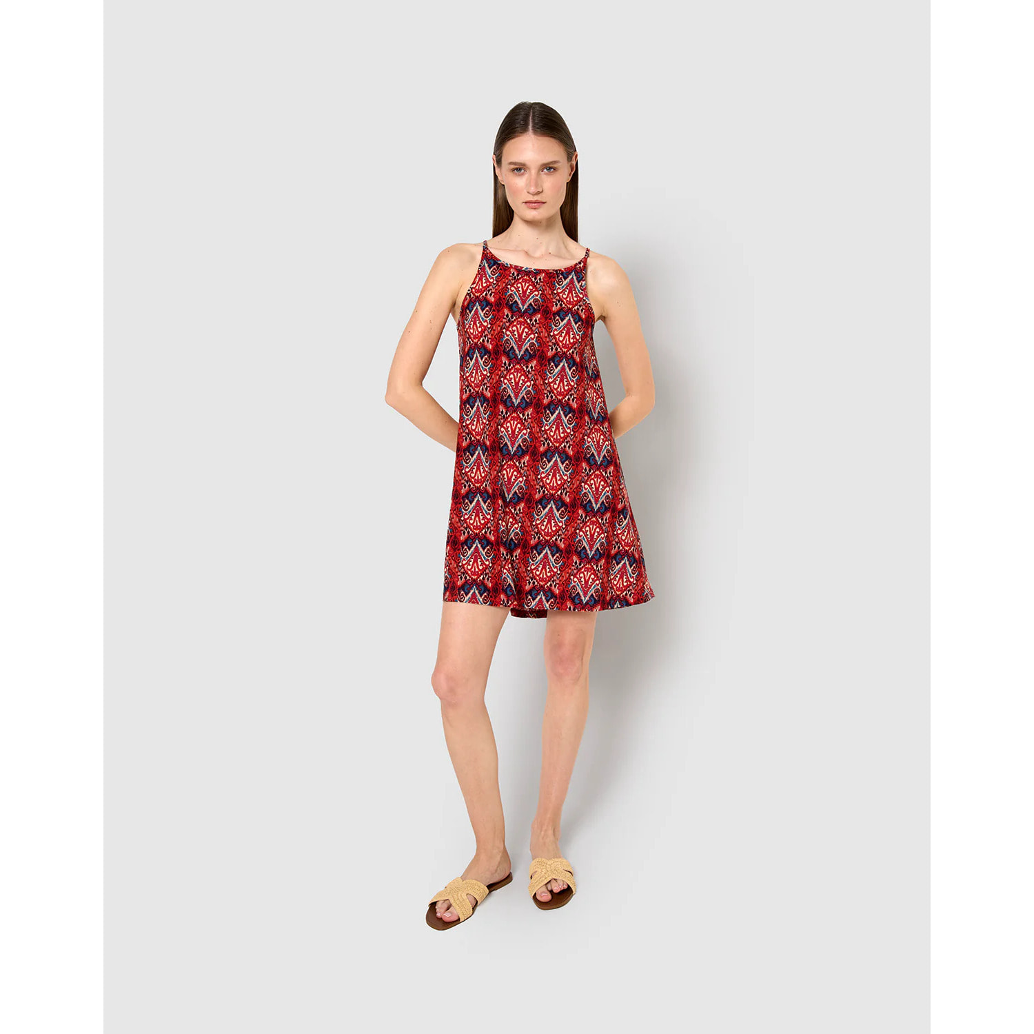 Vestido corto tirantes crepe sito burdeos