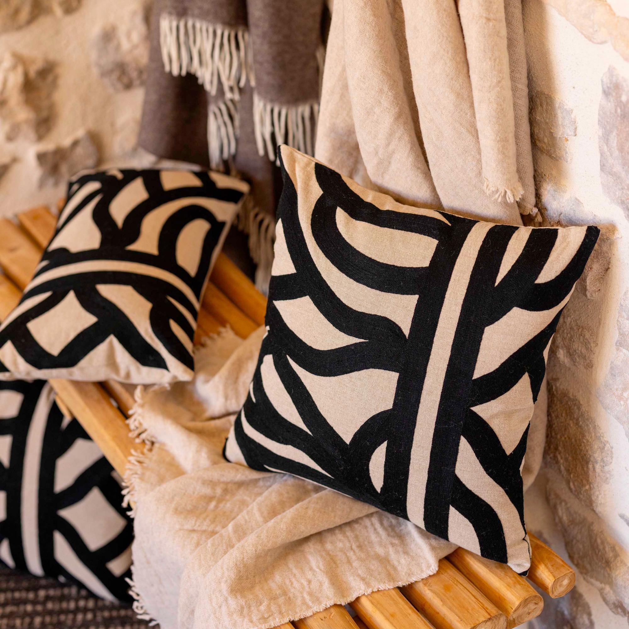 Coussin brodé Ezia