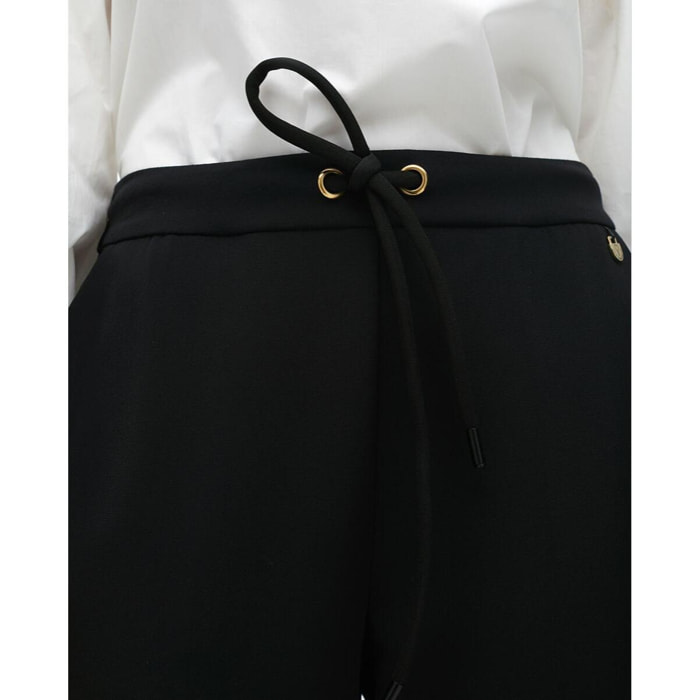Pantaloni jogger con dettaglio cordoncino