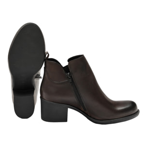 Tronchetto in vera pelle con tacco comodo e fascia elastica