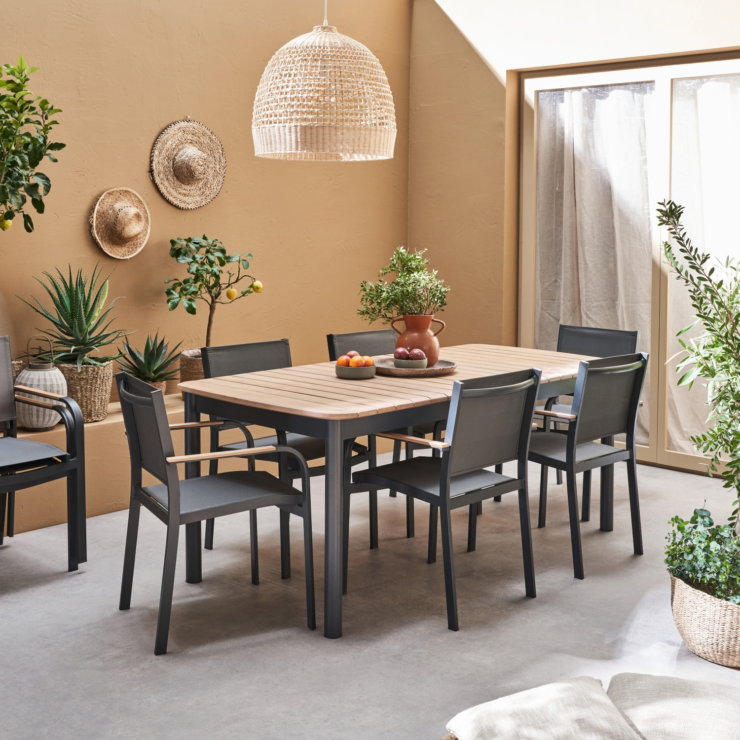 Table de jardin bois d'eucalyptus et aluminium + 8 assises SAMANA 190/254.4 x 93.5 x 76cm + 8 fauteuils couleurs bois clair anthracite. bois d'eucalyptus