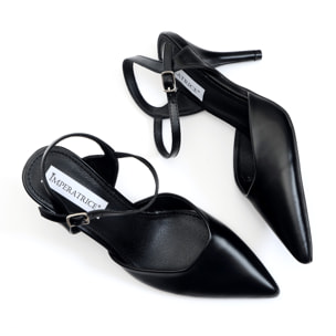 Sandali in simil pelle verniciata con tacco