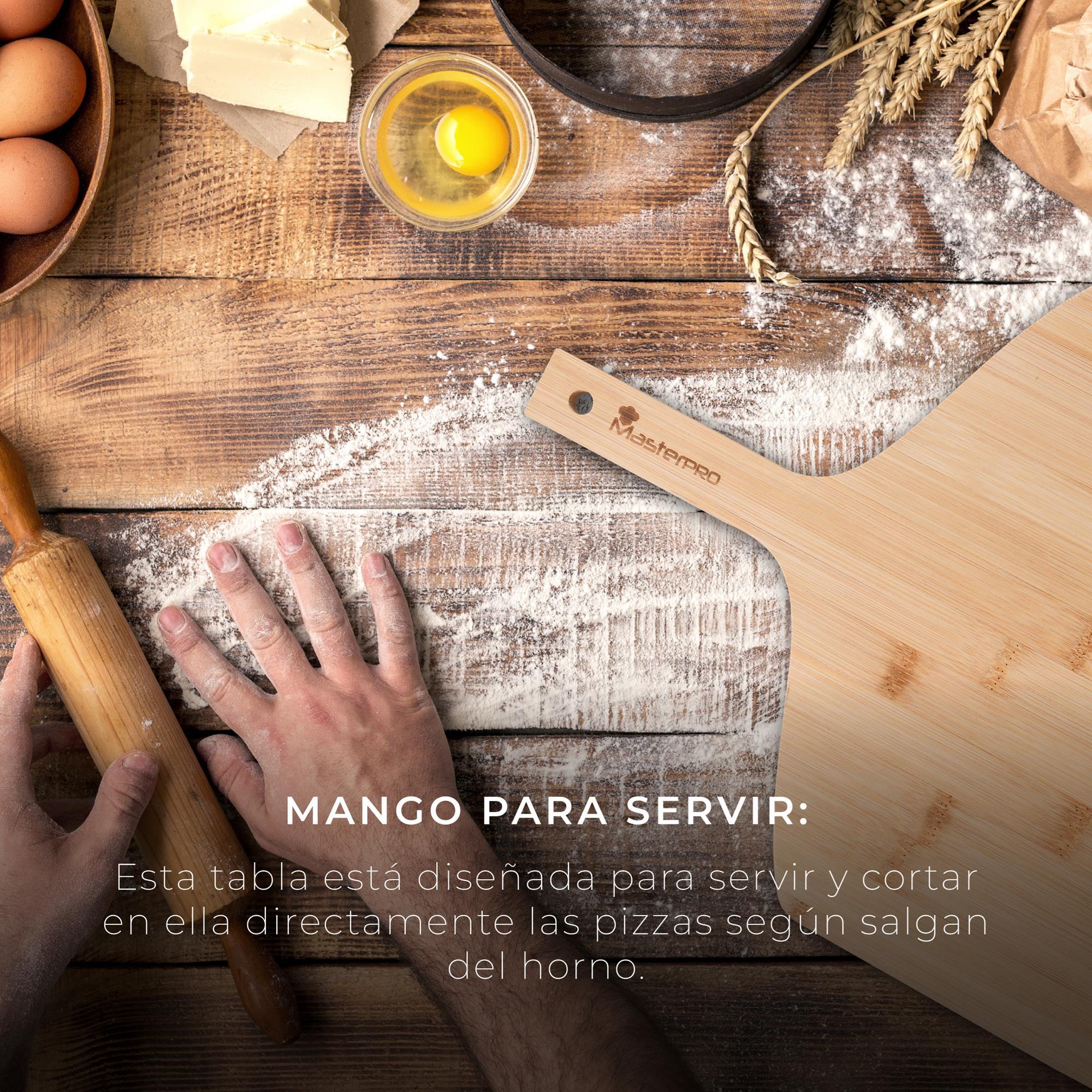 Set compuesto por cortador de pizza + tabla de corte en madera masterpro