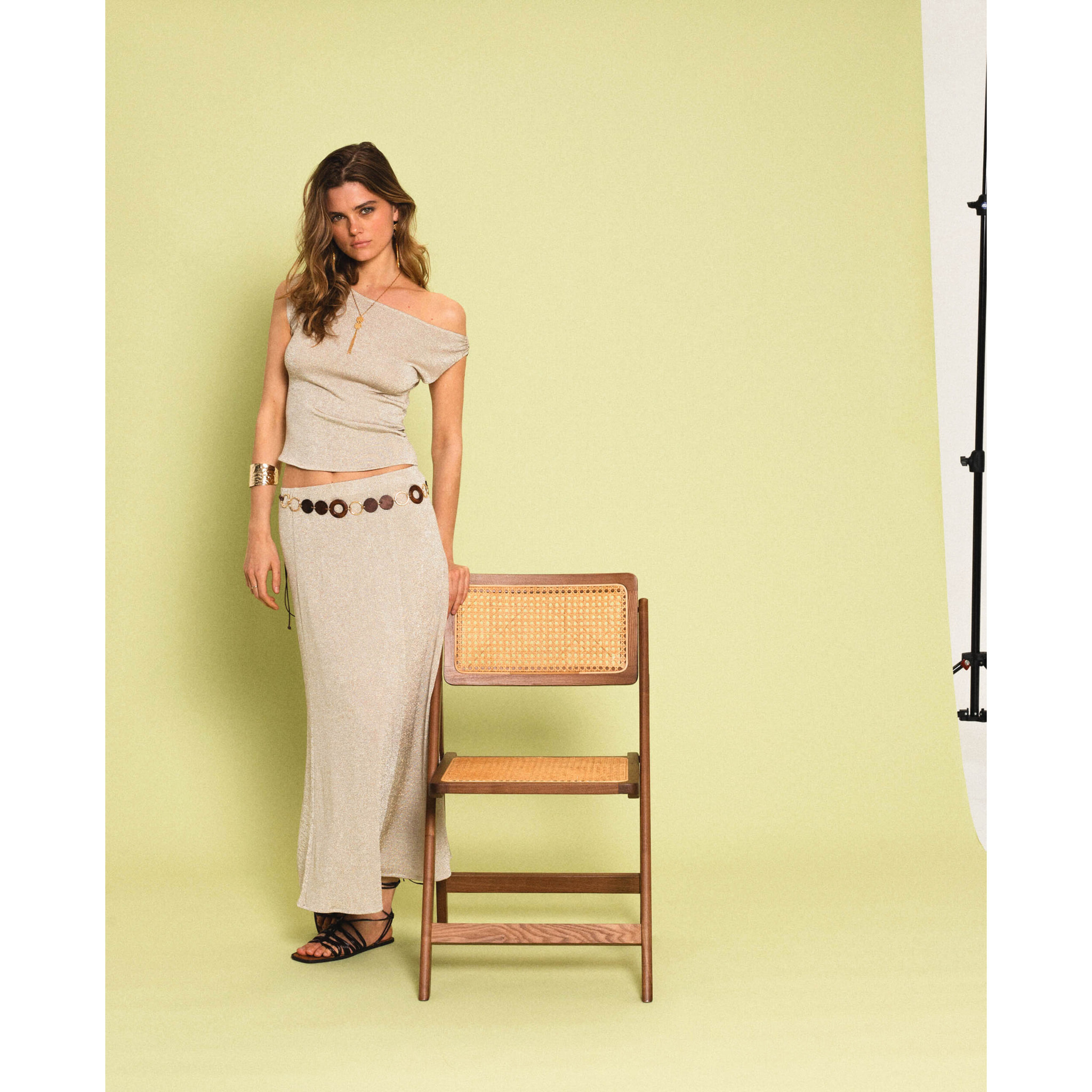 Falda midi elástica con brillo