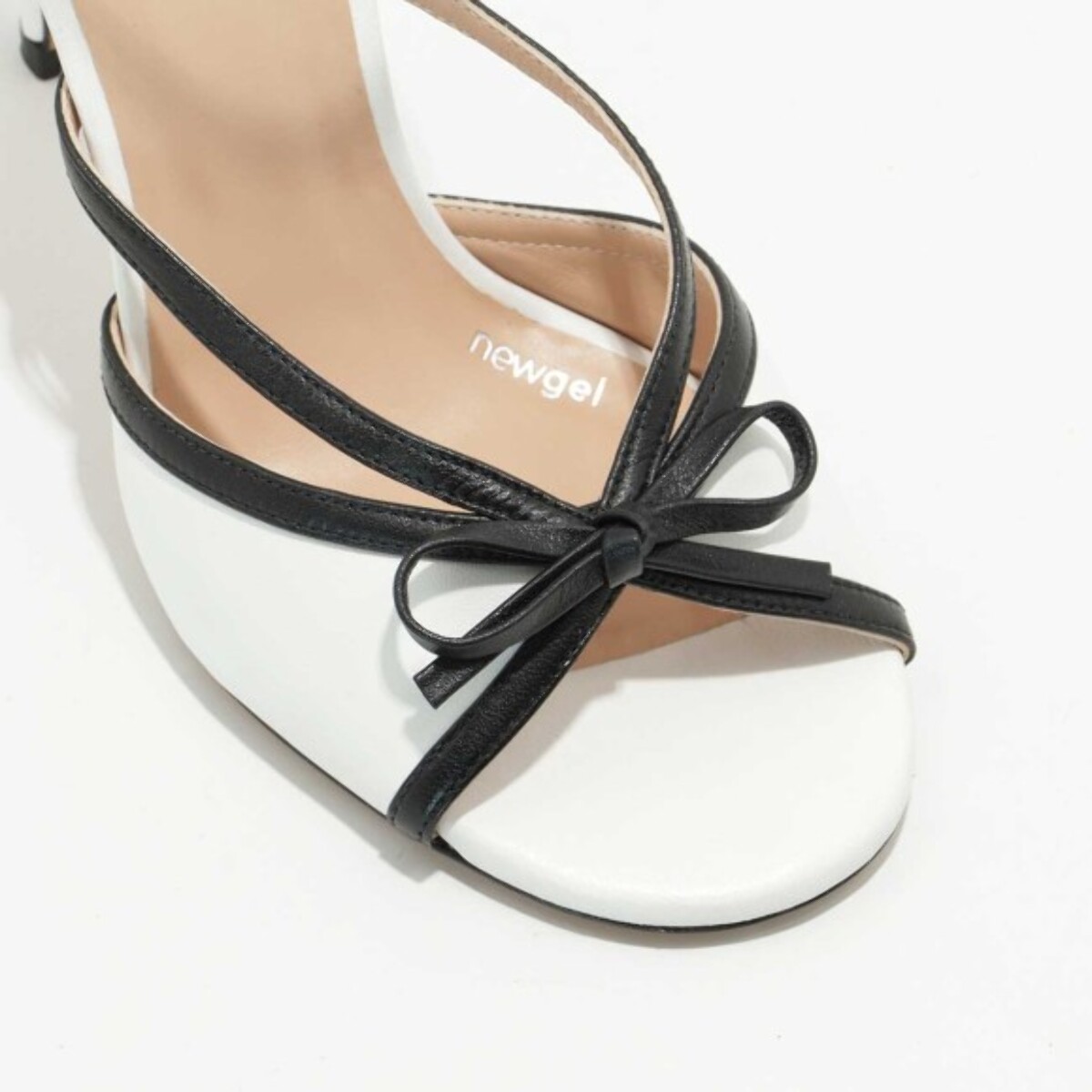 SANDALIAS BLANCAS PADMINI