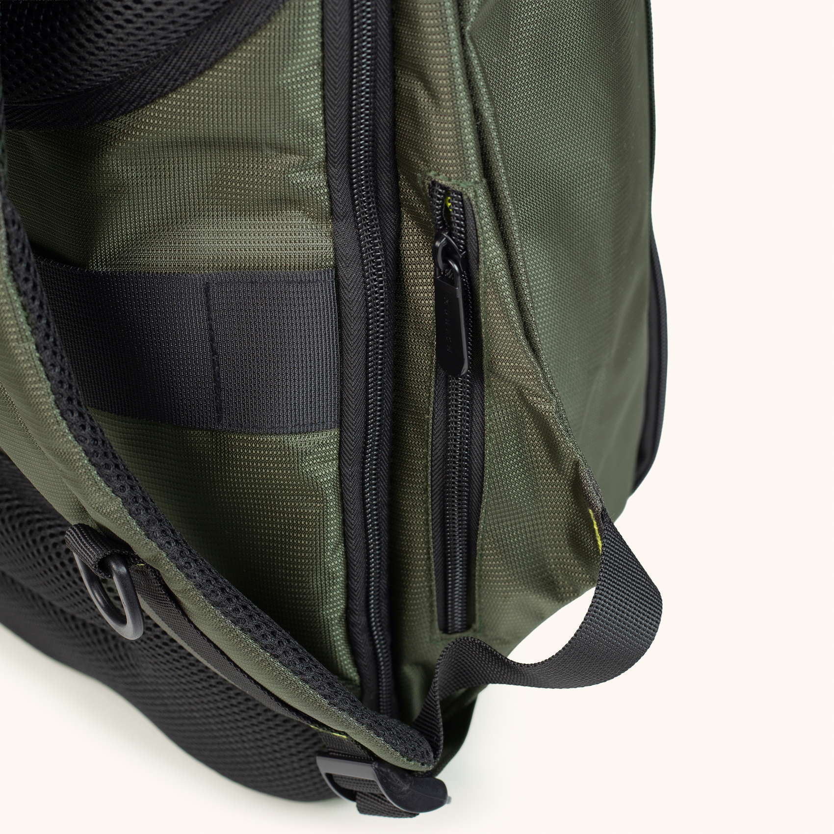 Mochila Técnica Antirrobo X VENTURE ANTI-THEFT BACKPACK KHAKI