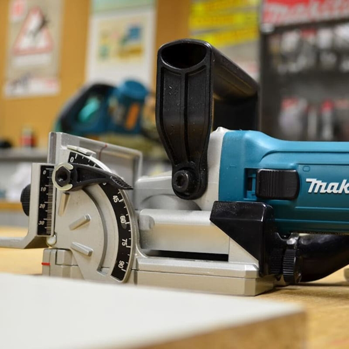 Engalletadora fresadora Makita 701W MAK-PAC - PJ7000J