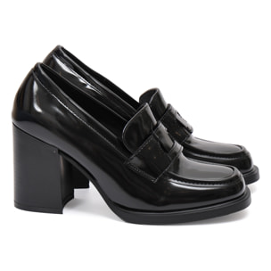 Mocassino in simil pelle con tacco