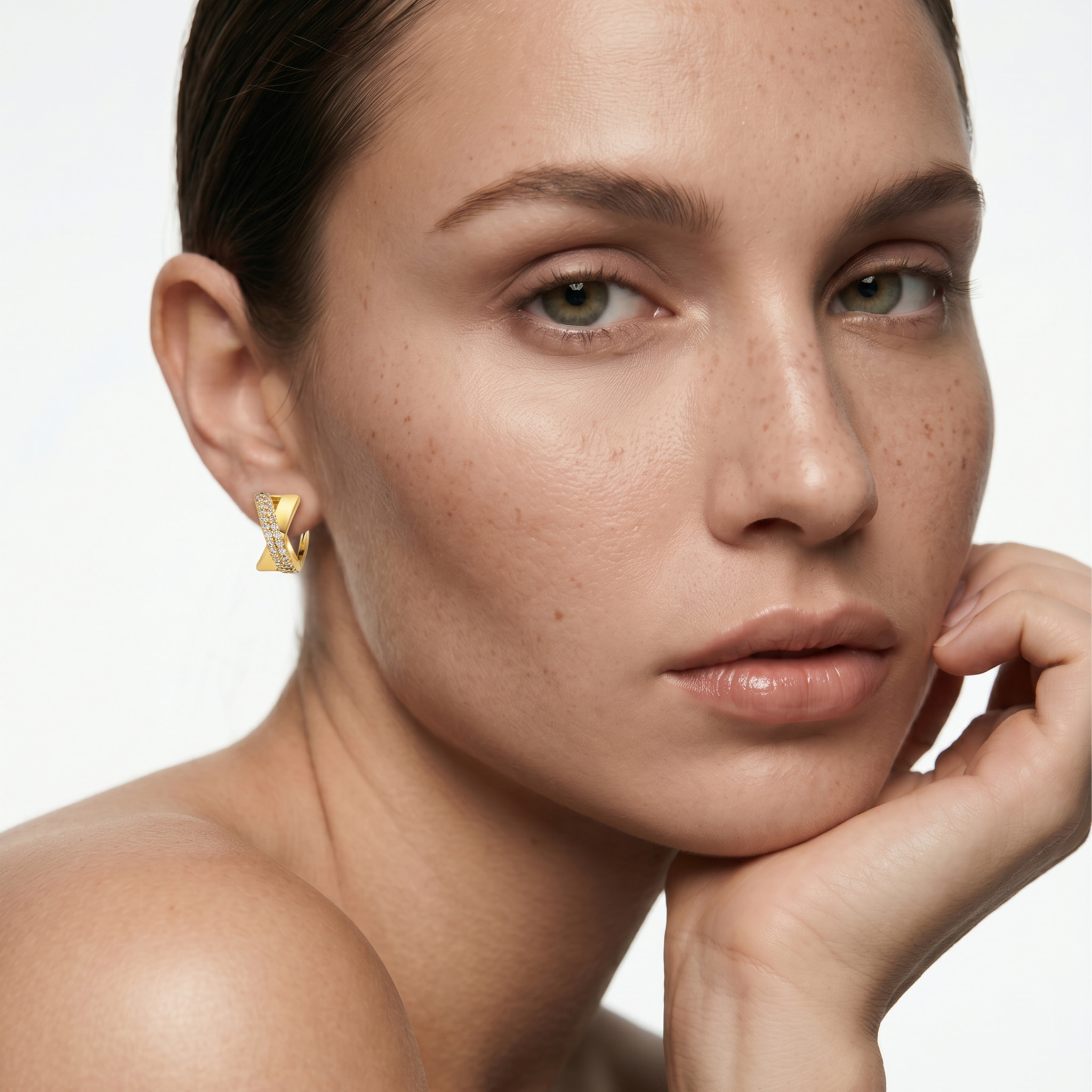 Pendientes de Circonita Brillante acabado en oro amarillo de 18k
