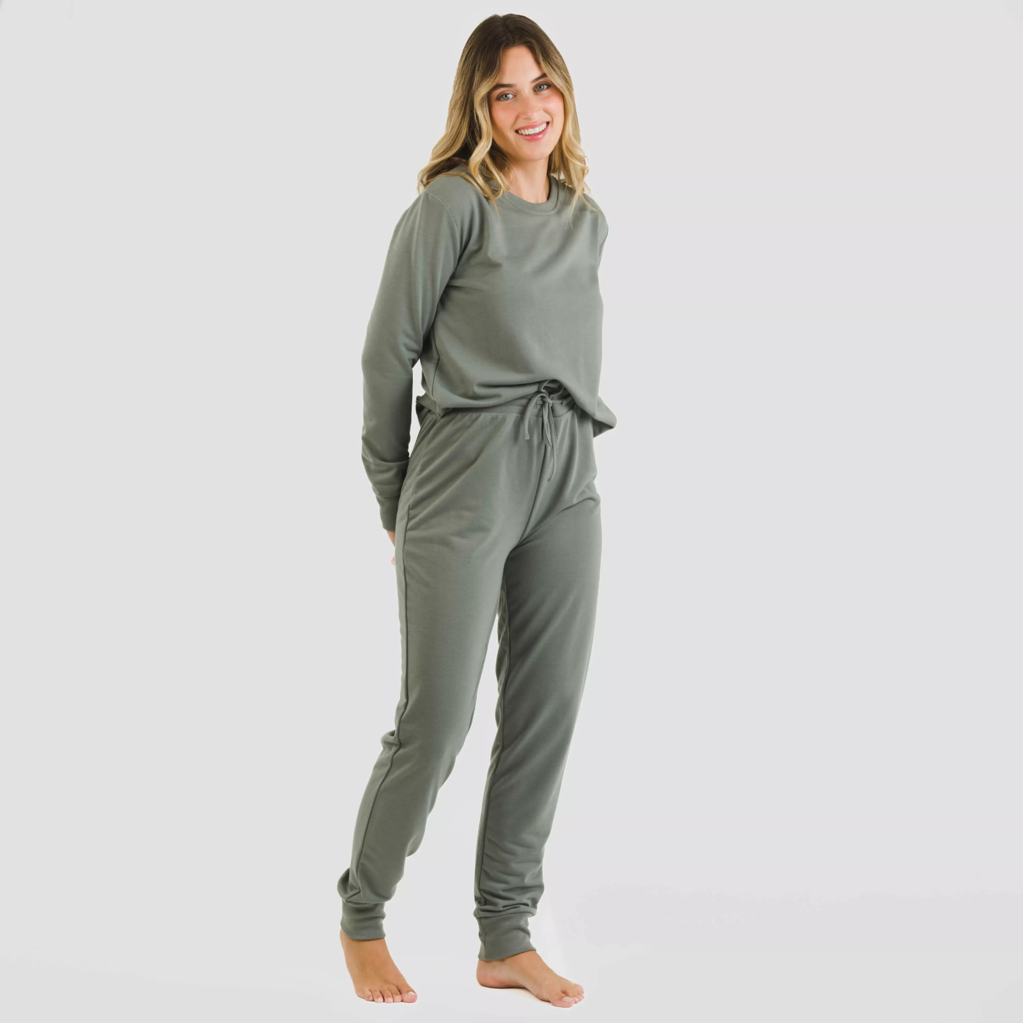 Pantalón largo básico deportivo verde cacería