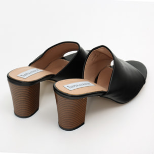 Sandali in simil pelle con tacco alto comodo