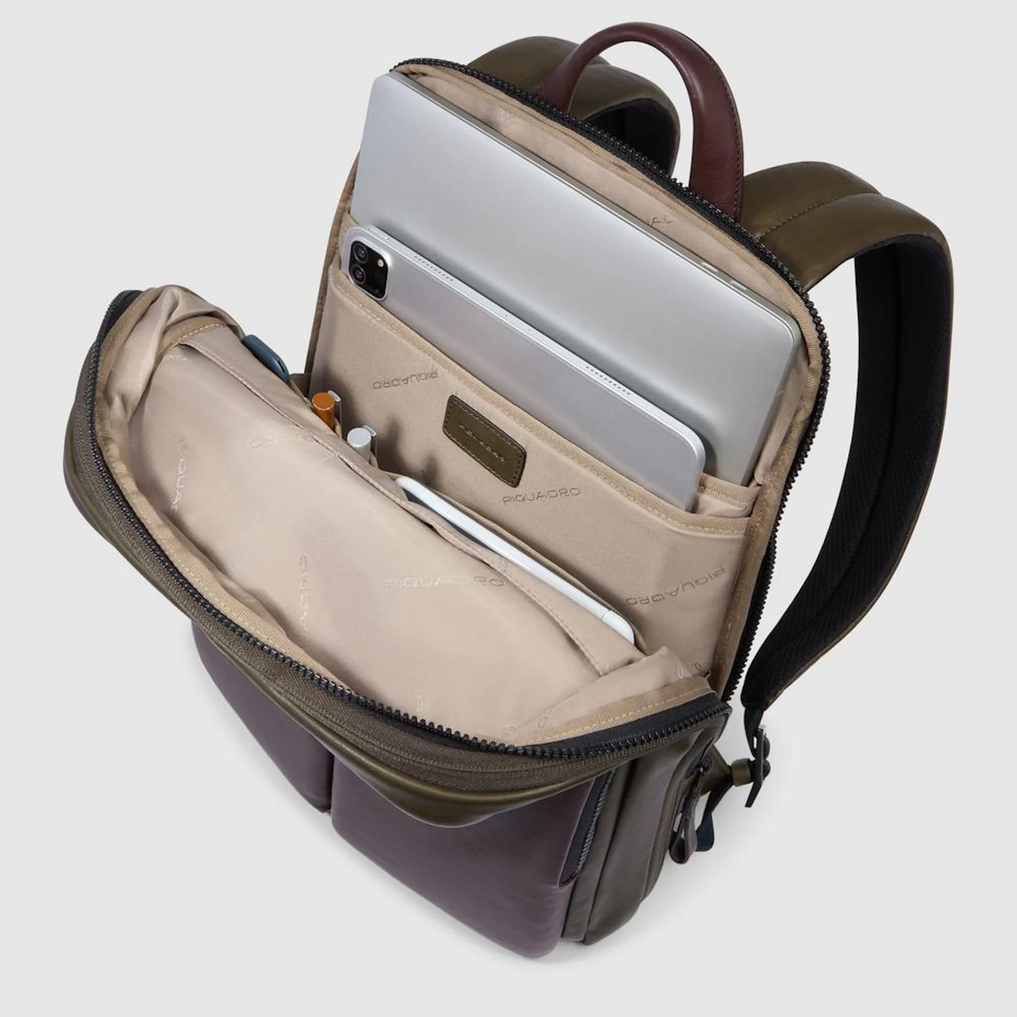 Piquadro Zaino sottile porta pc e iPad® con protezioni antiurto e RFID, espandibile