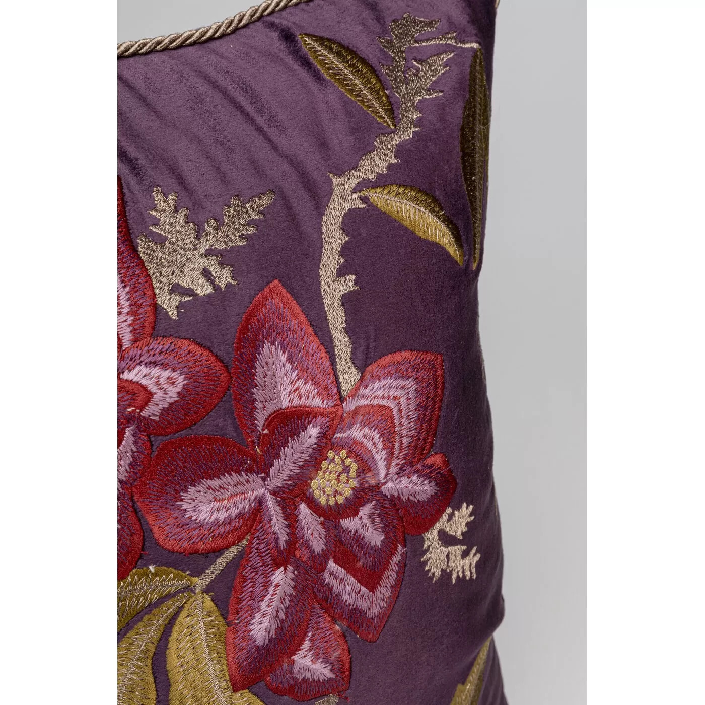Coussin violet fleurs Kare Design