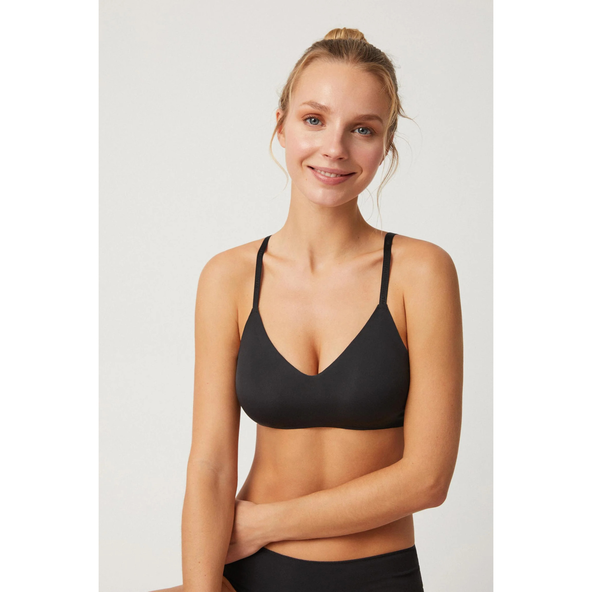 Reggiseno push-up imbottito nero senza cuciture e senza ferretto