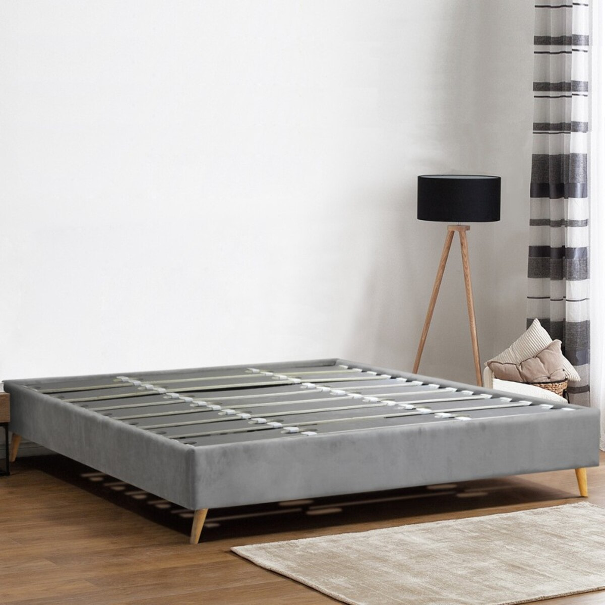 Sommier à lattes flexibles | Robuste et confortable | Cadre à lattes & pieds scandinaves | Suédine | Taupe